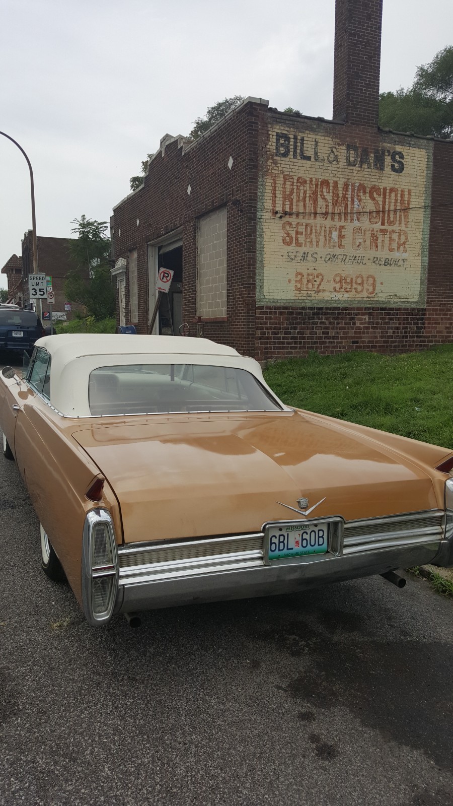 Cadillac-DeVille-1964-Convertible-2