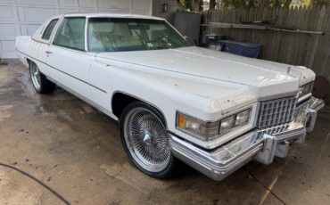 Cadillac-DeVille-1976-Coupe-1