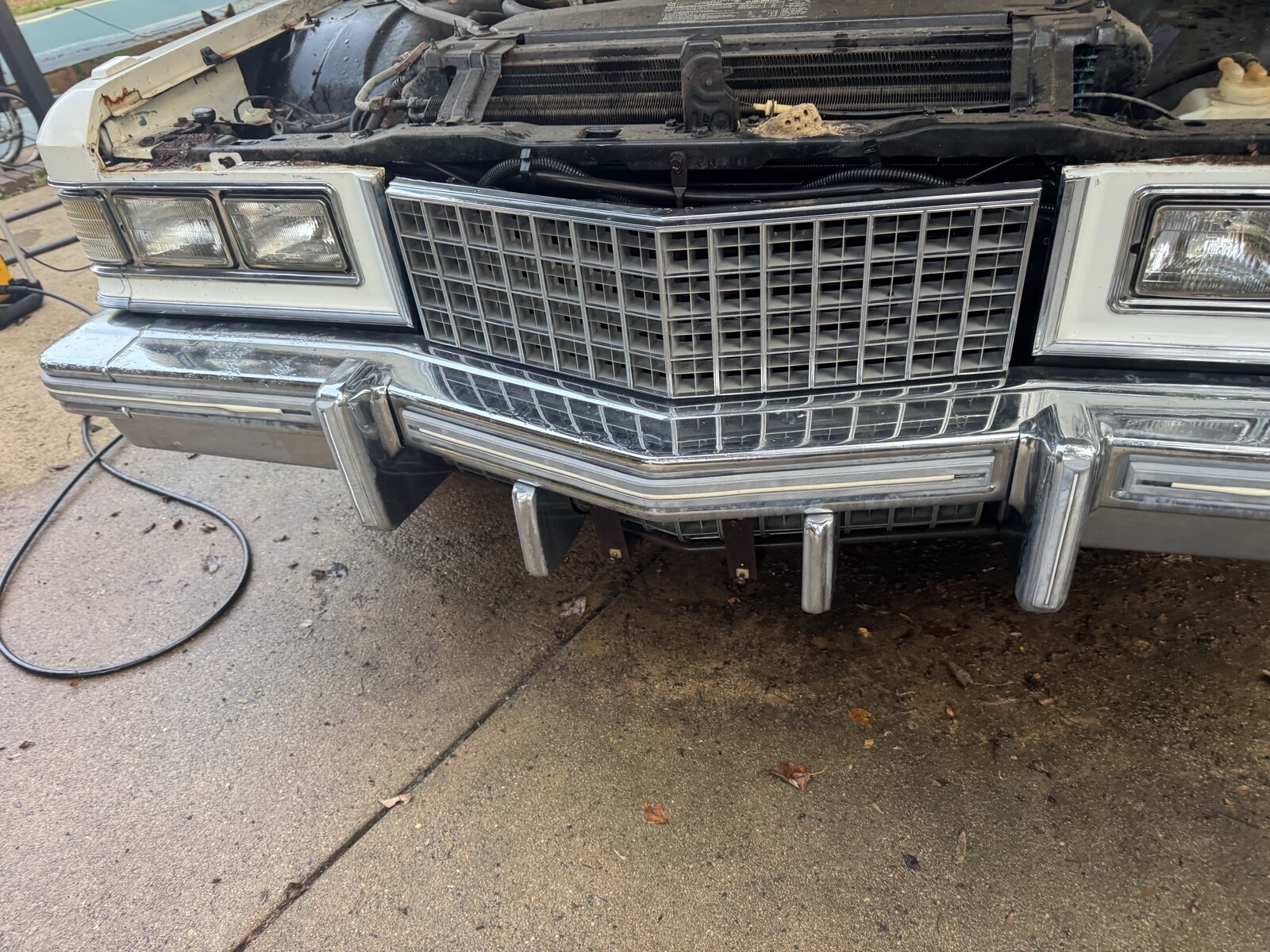 Cadillac-DeVille-1976-Coupe-11