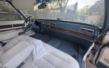 Cadillac-DeVille-1976-Coupe-13