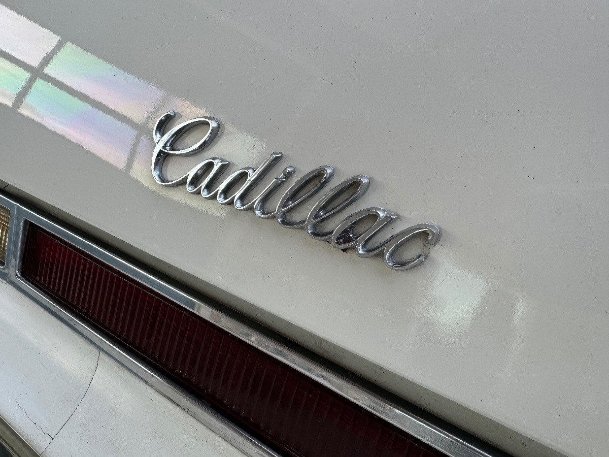 Cadillac-DeVille-1976-Coupe-29