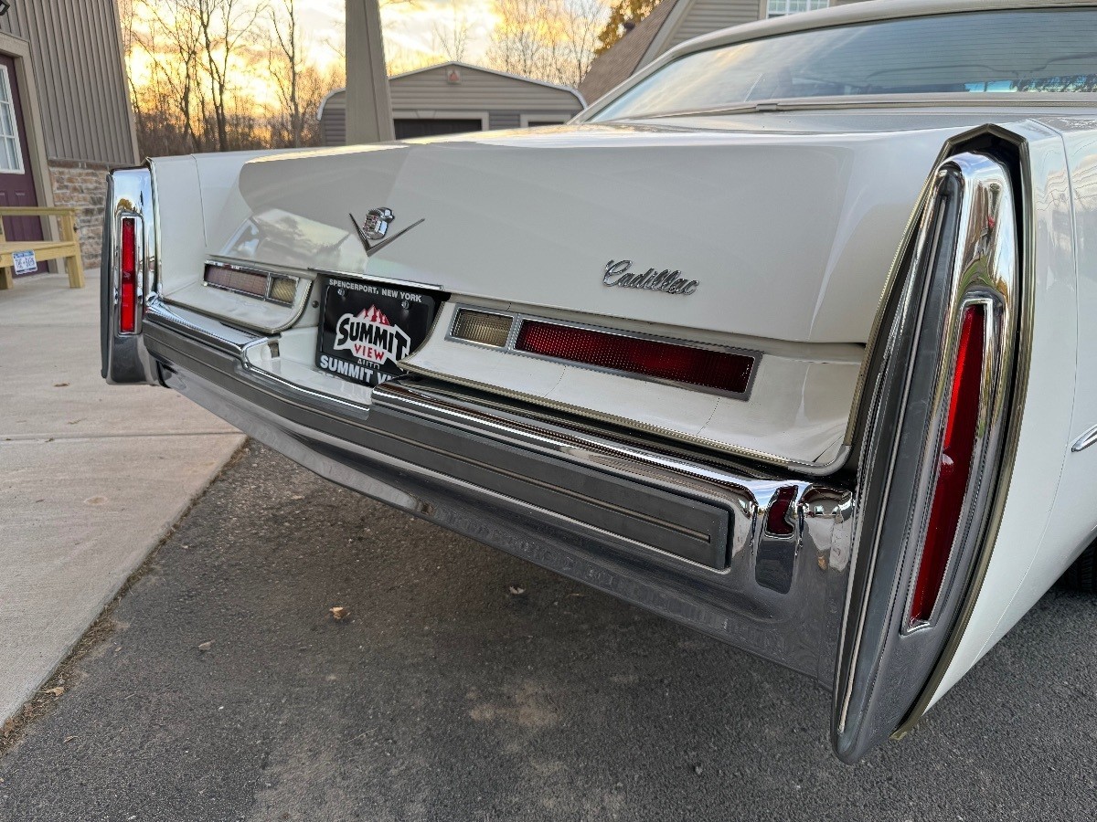 Cadillac-DeVille-1976-Coupe-30