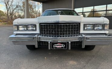 Cadillac-DeVille-1976-Coupe-33