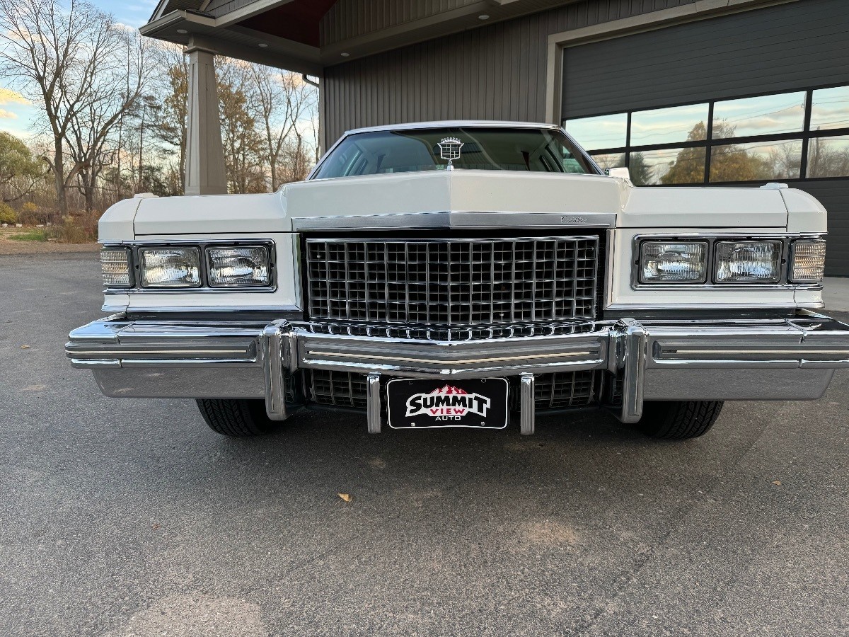 Cadillac-DeVille-1976-Coupe-33