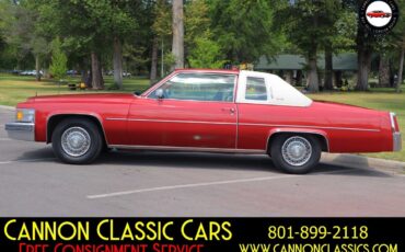 Cadillac-DeVille-1977-2
