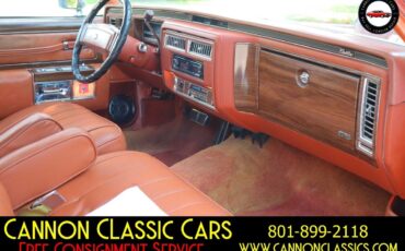 Cadillac-DeVille-1977-33