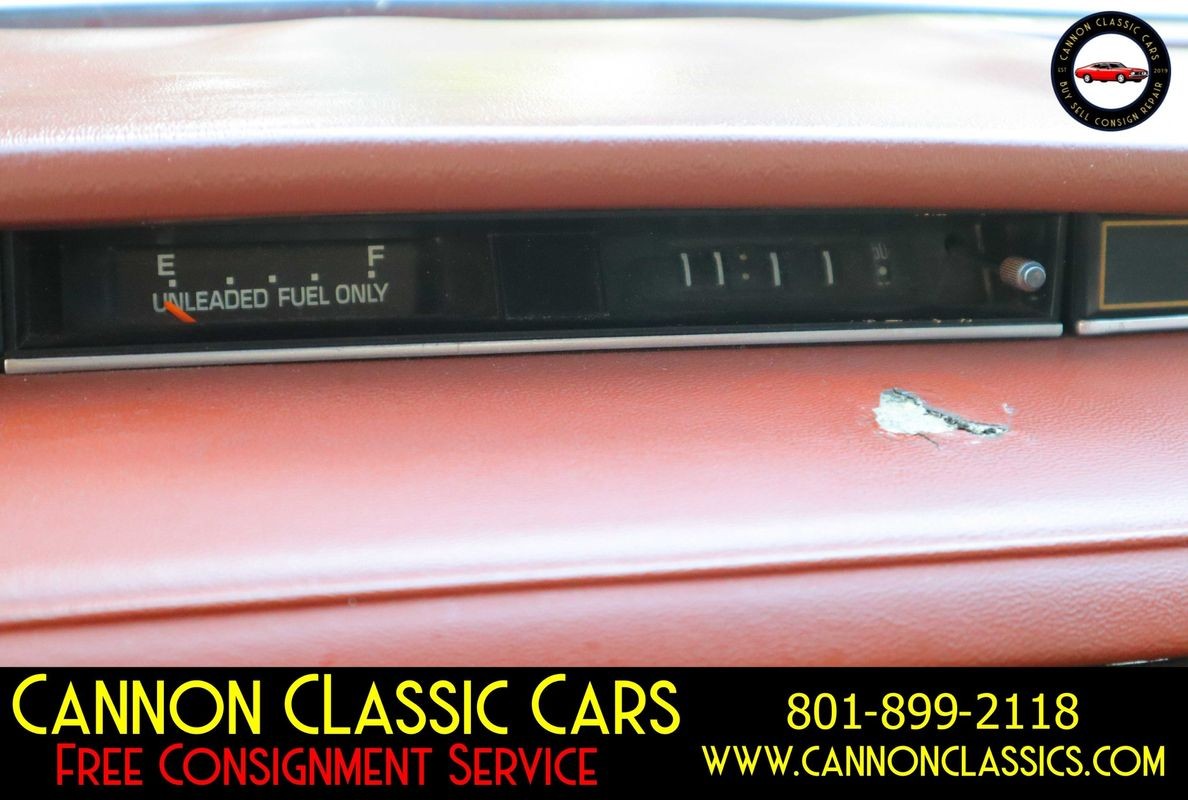Cadillac-DeVille-1977-35