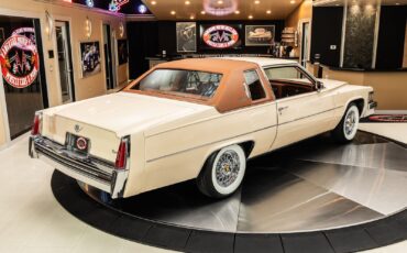 Cadillac-DeVille-1977-Coupe-12