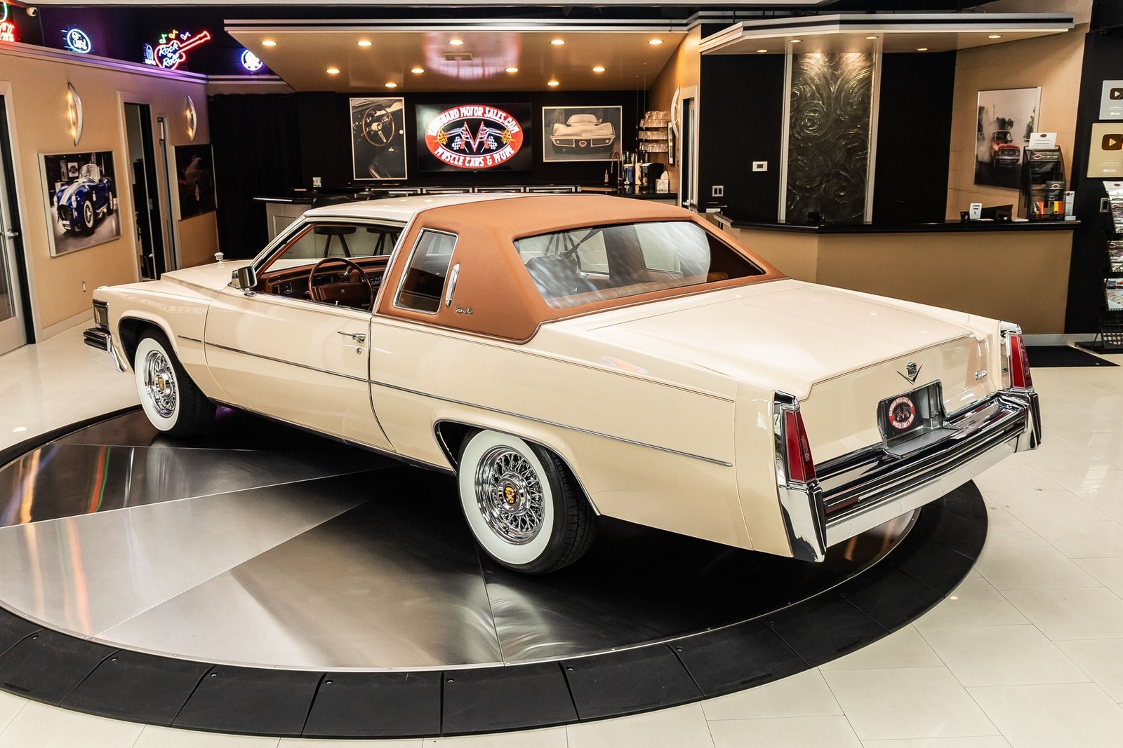 Cadillac-DeVille-1977-Coupe-16