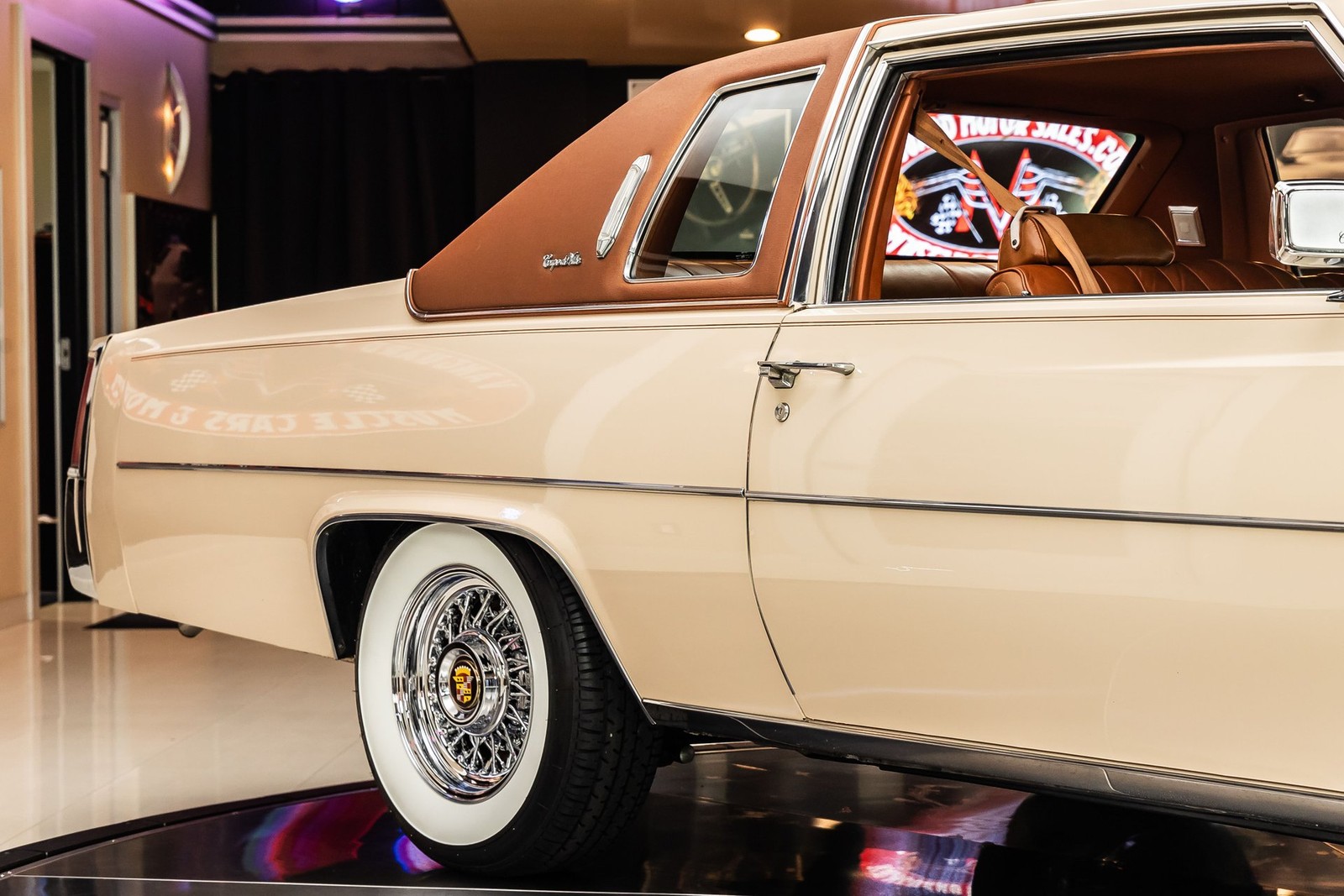Cadillac-DeVille-1977-Coupe-21