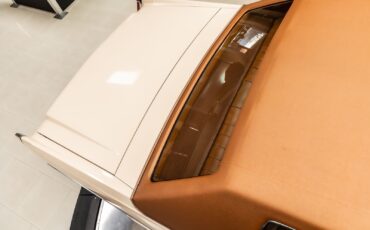 Cadillac-DeVille-1977-Coupe-23