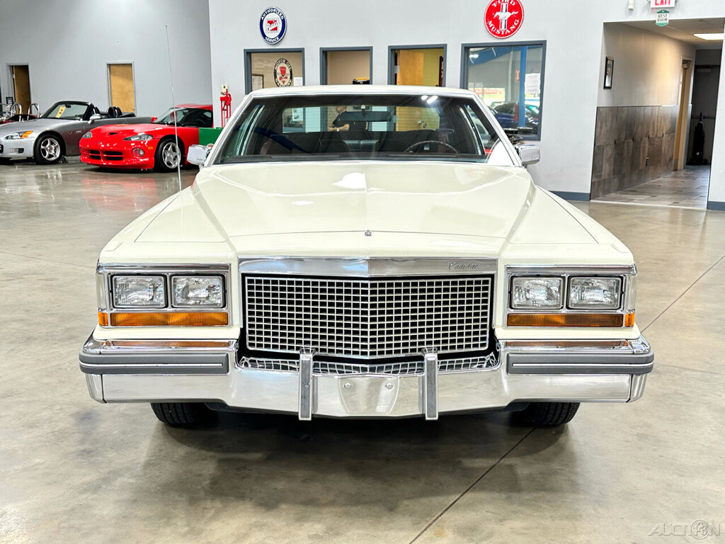 Cadillac-DeVille-1981-Coupe-1