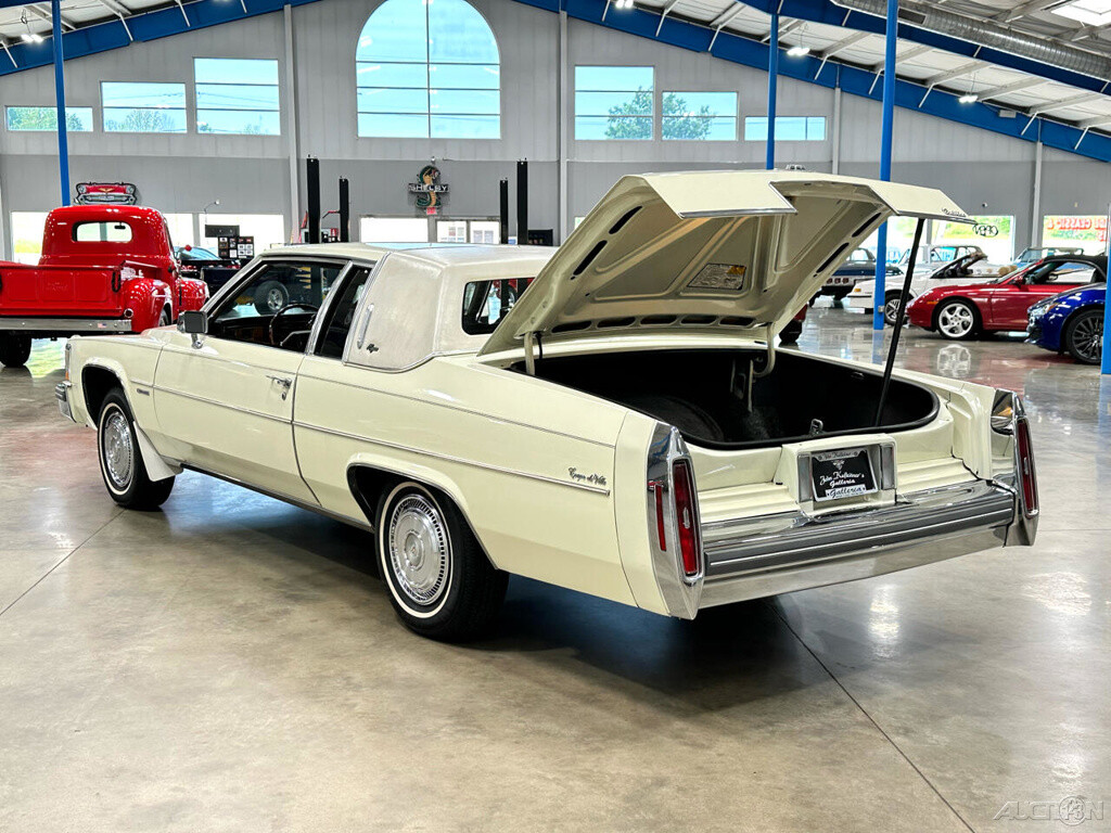 Cadillac-DeVille-1981-Coupe-14