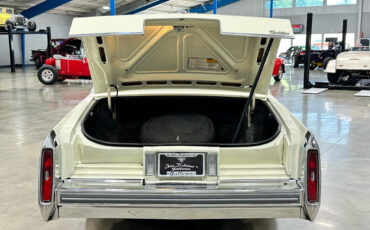 Cadillac-DeVille-1981-Coupe-15