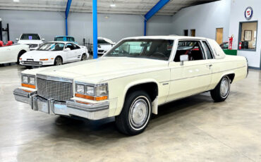 Cadillac-DeVille-1981-Coupe-2