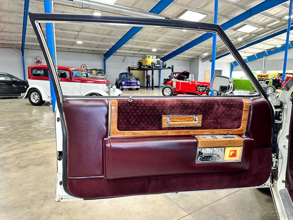 Cadillac-DeVille-1981-Coupe-20