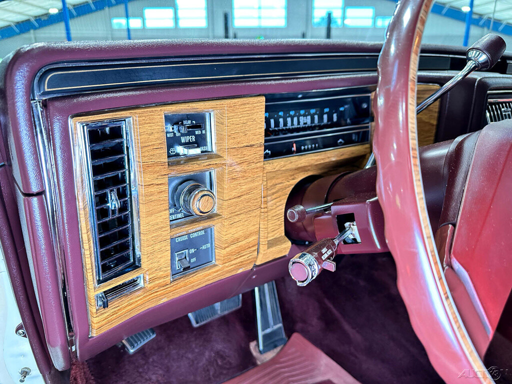 Cadillac-DeVille-1981-Coupe-23