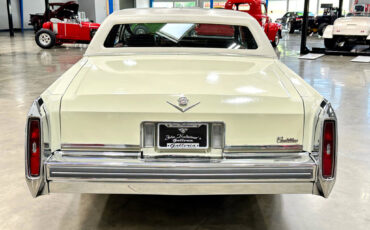 Cadillac-DeVille-1981-Coupe-5