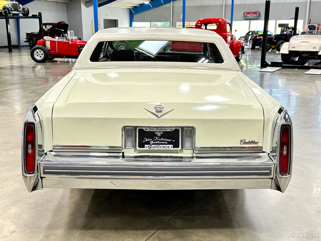 Cadillac-DeVille-1981-Coupe-5