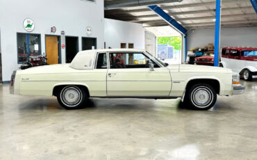 Cadillac-DeVille-1981-Coupe-7