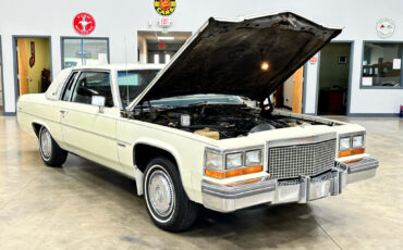Cadillac-DeVille-1981-Coupe-8