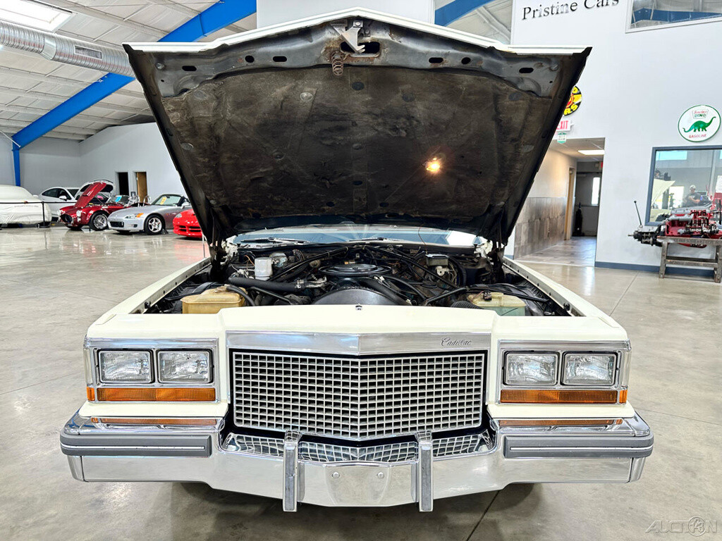Cadillac-DeVille-1981-Coupe-9