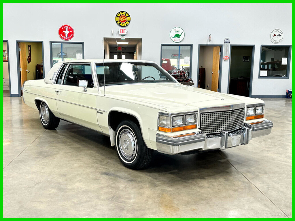 Cadillac-DeVille-1981-Coupe