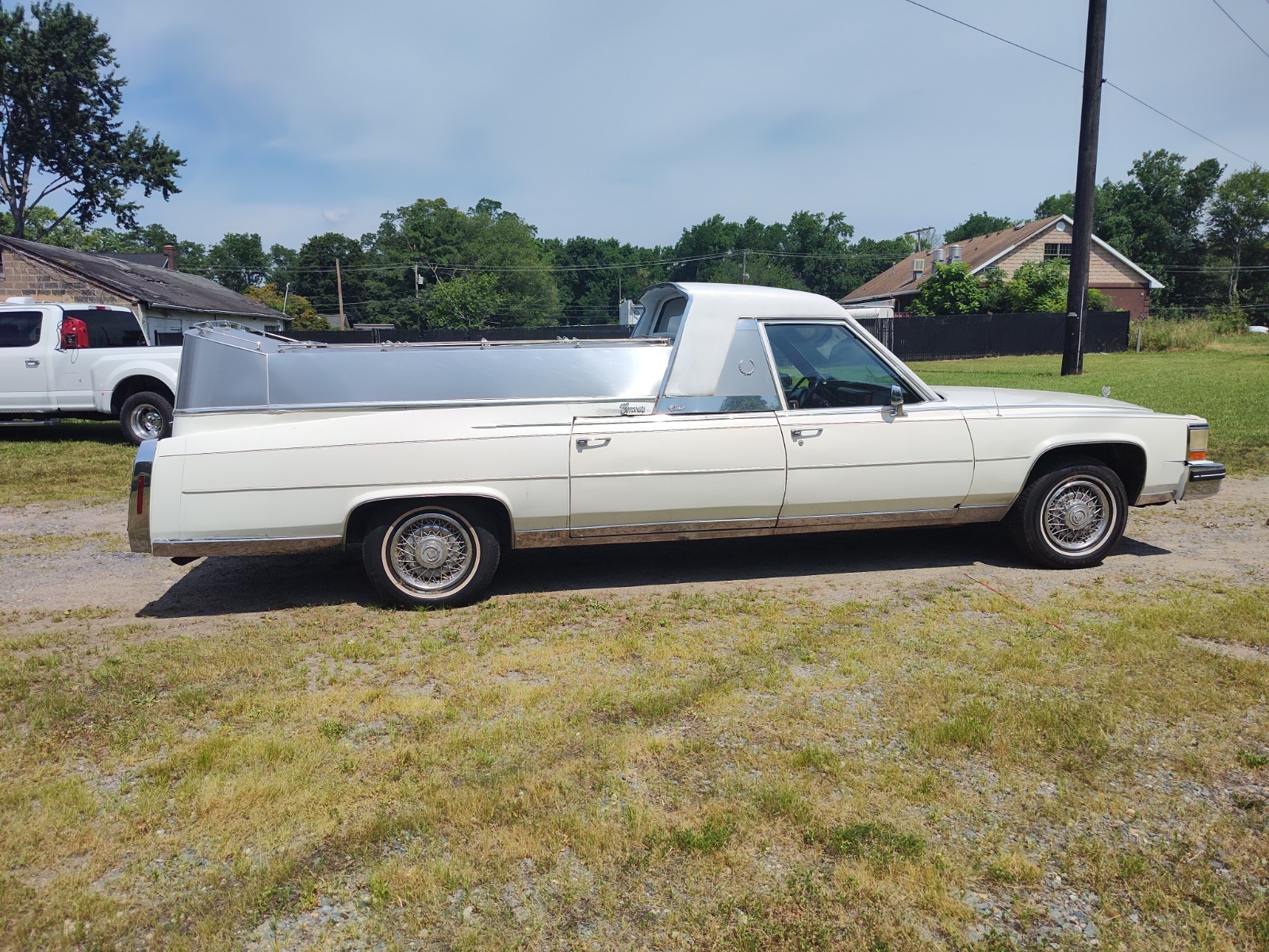 Cadillac-DeVille-1985-Sedan-1
