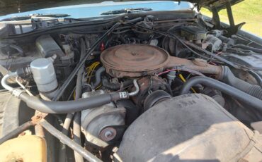 Cadillac-DeVille-1985-Sedan-11