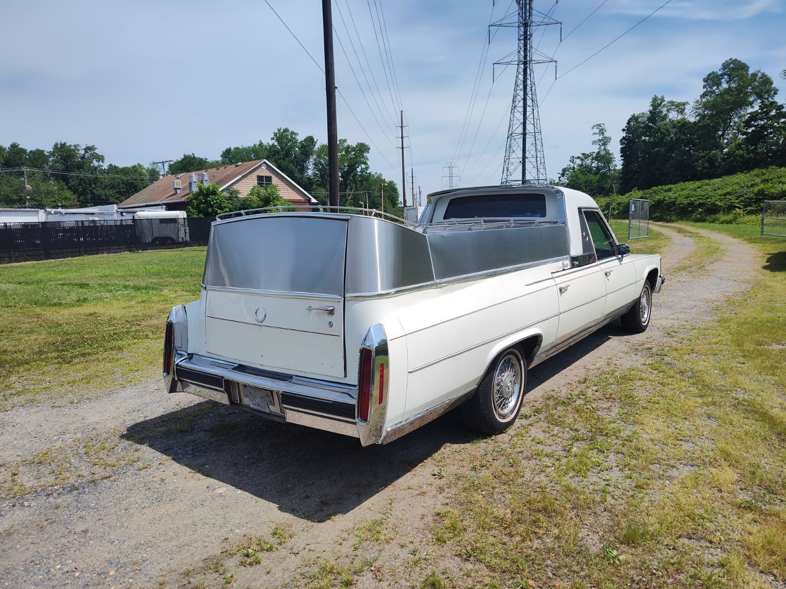 Cadillac-DeVille-1985-Sedan-2