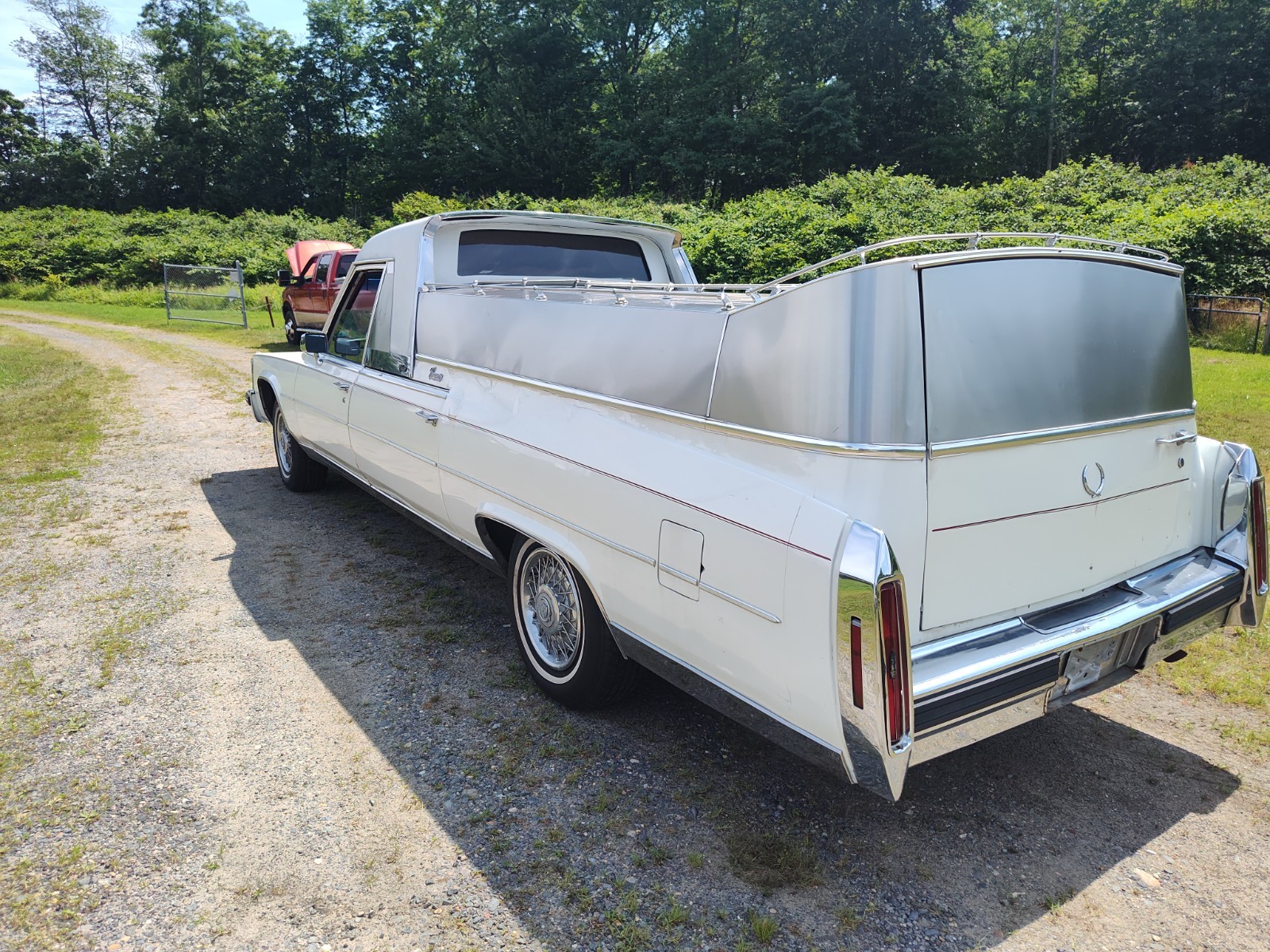 Cadillac-DeVille-1985-Sedan-3