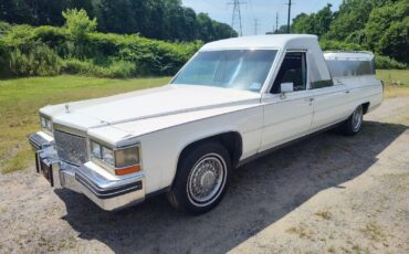 Cadillac-DeVille-1985-Sedan