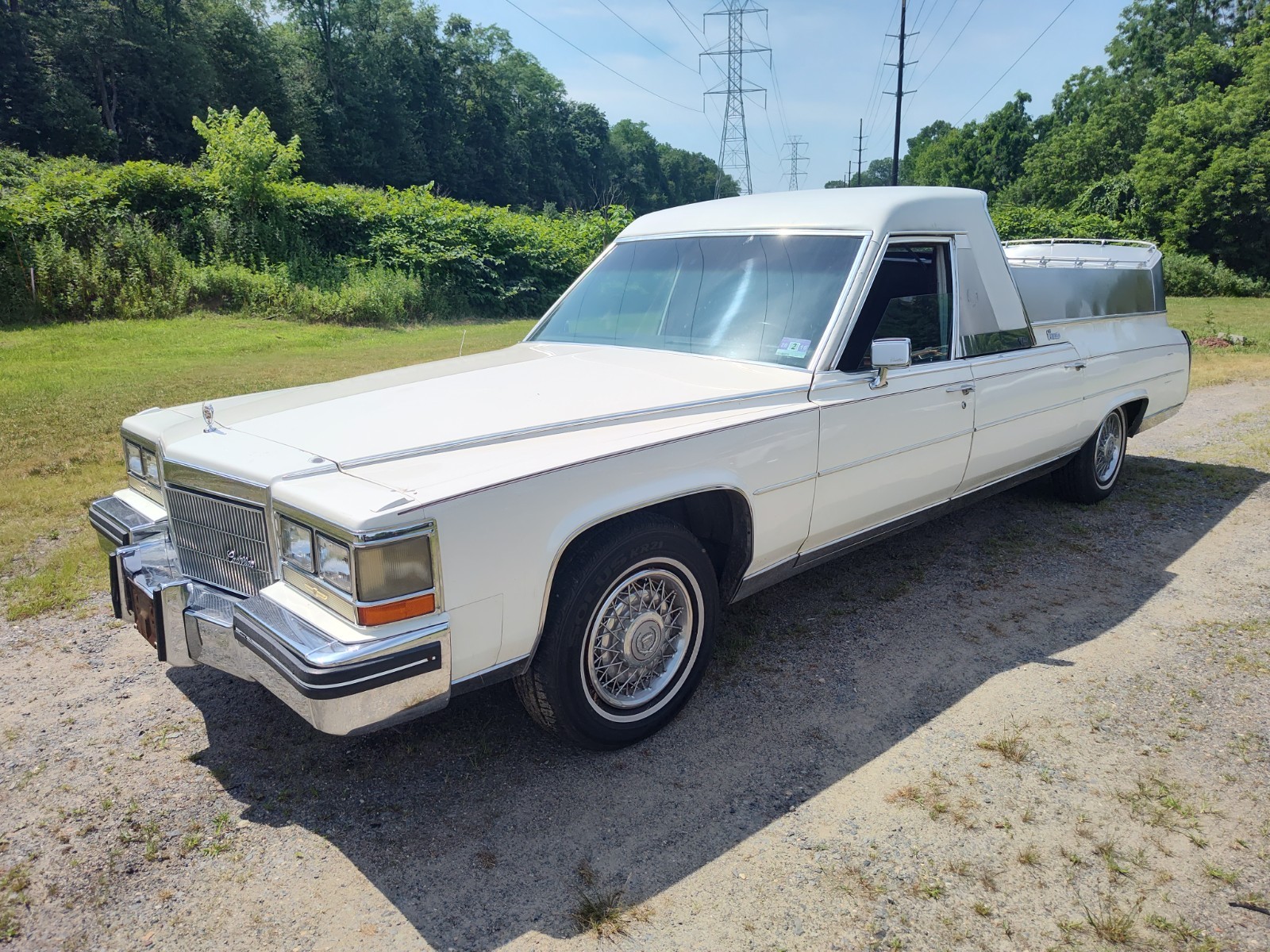 Cadillac-DeVille-1985-Sedan