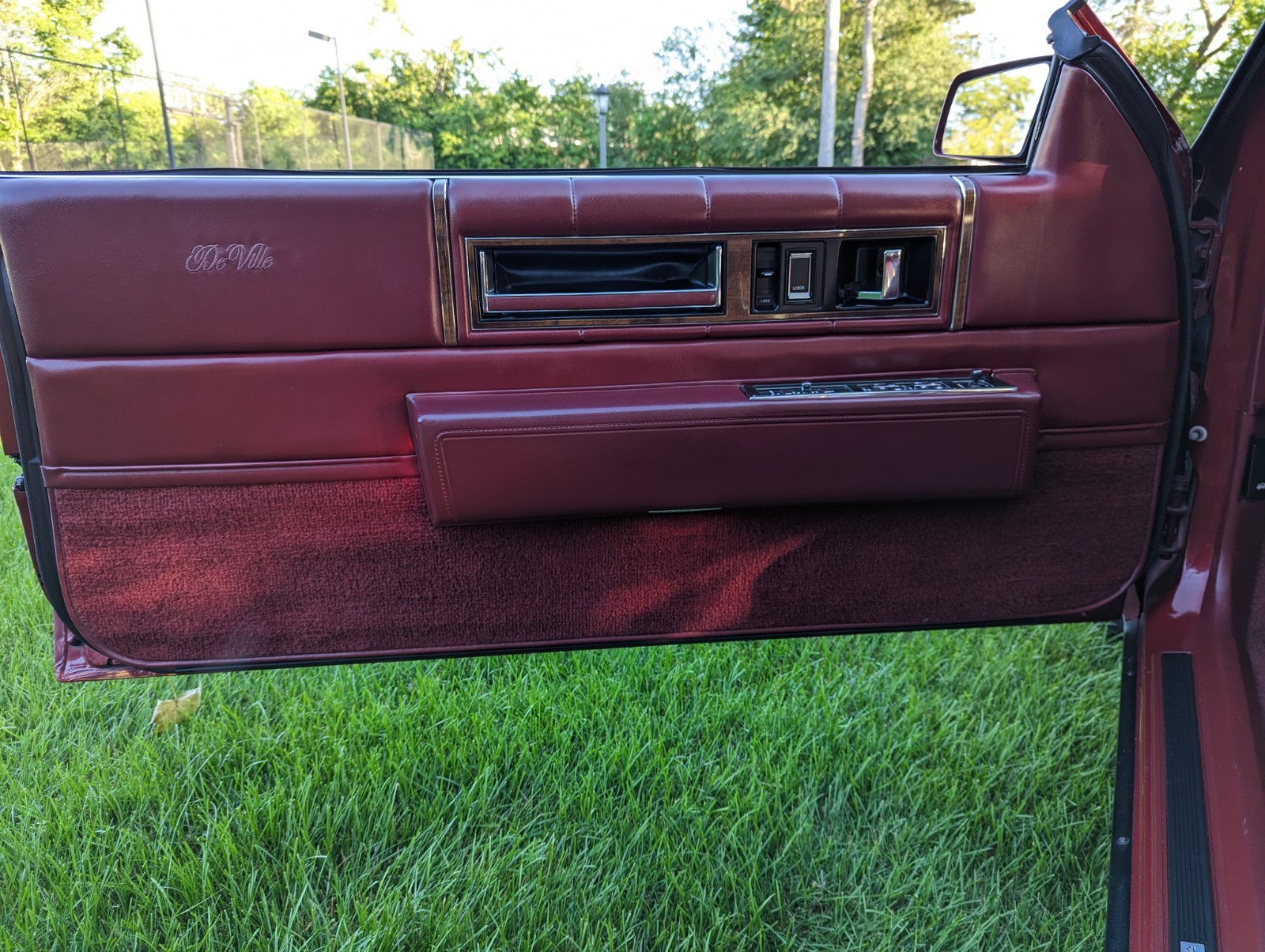 Cadillac-DeVille-1988-Coupe-24