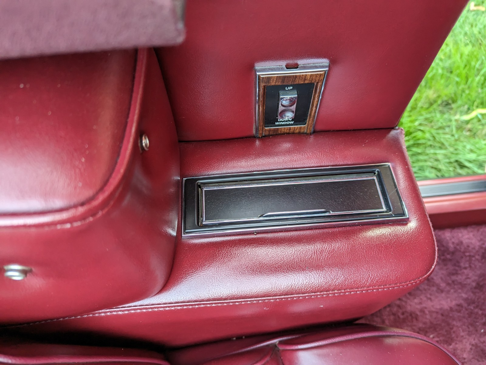 Cadillac-DeVille-1988-Coupe-26