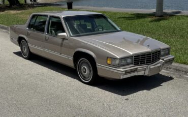 Cadillac-DeVille-1993-Sedan-1