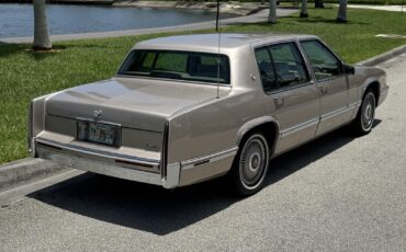 Cadillac-DeVille-1993-Sedan-11