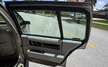 Cadillac-DeVille-1993-Sedan-14