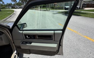 Cadillac-DeVille-1993-Sedan-15