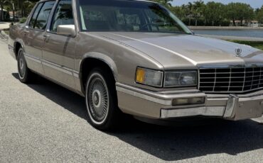 Cadillac-DeVille-1993-Sedan-2