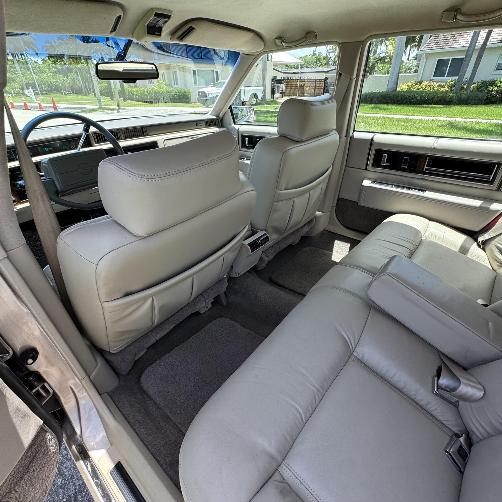 Cadillac-DeVille-1993-Sedan-20
