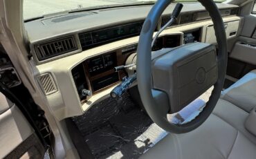 Cadillac-DeVille-1993-Sedan-22