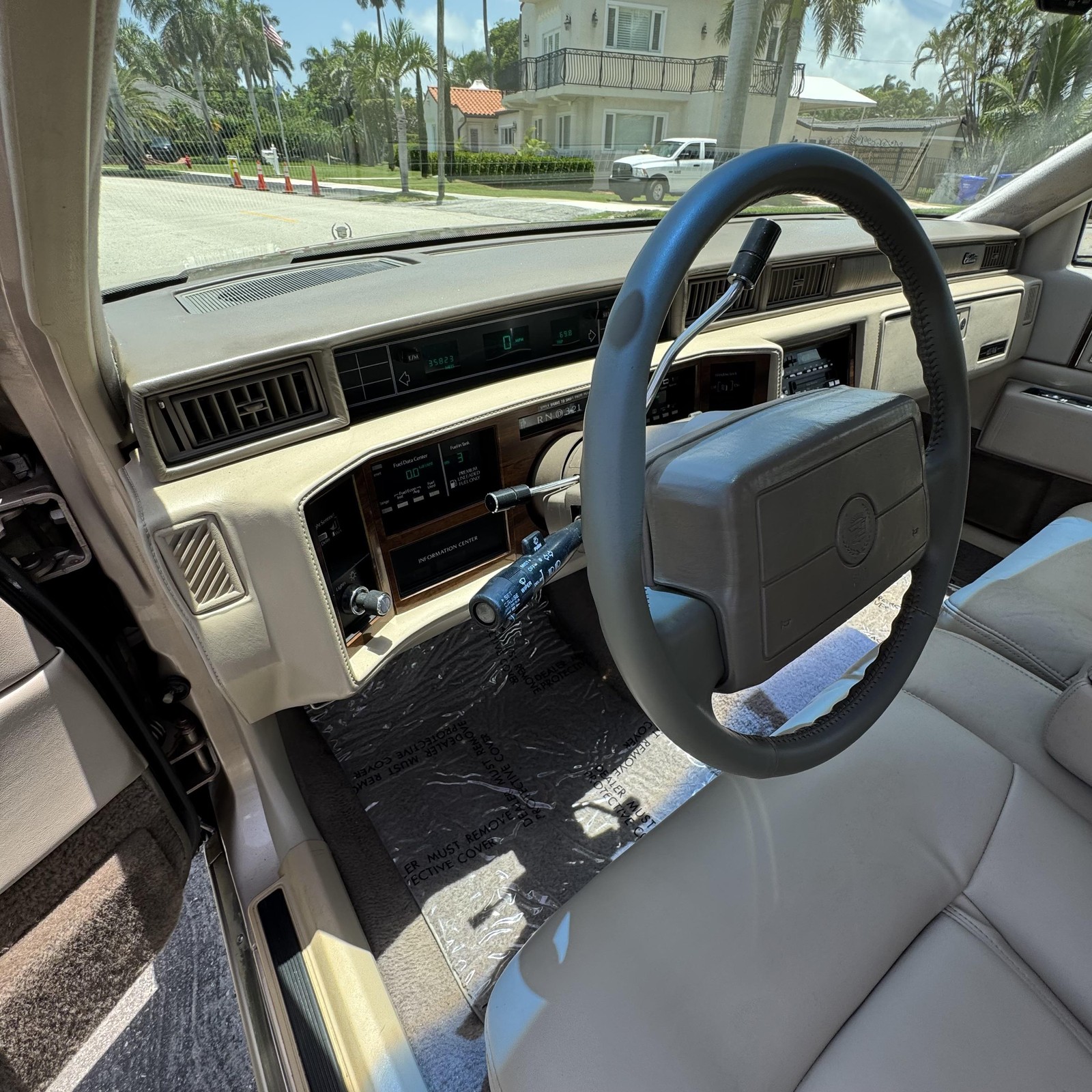 Cadillac-DeVille-1993-Sedan-22