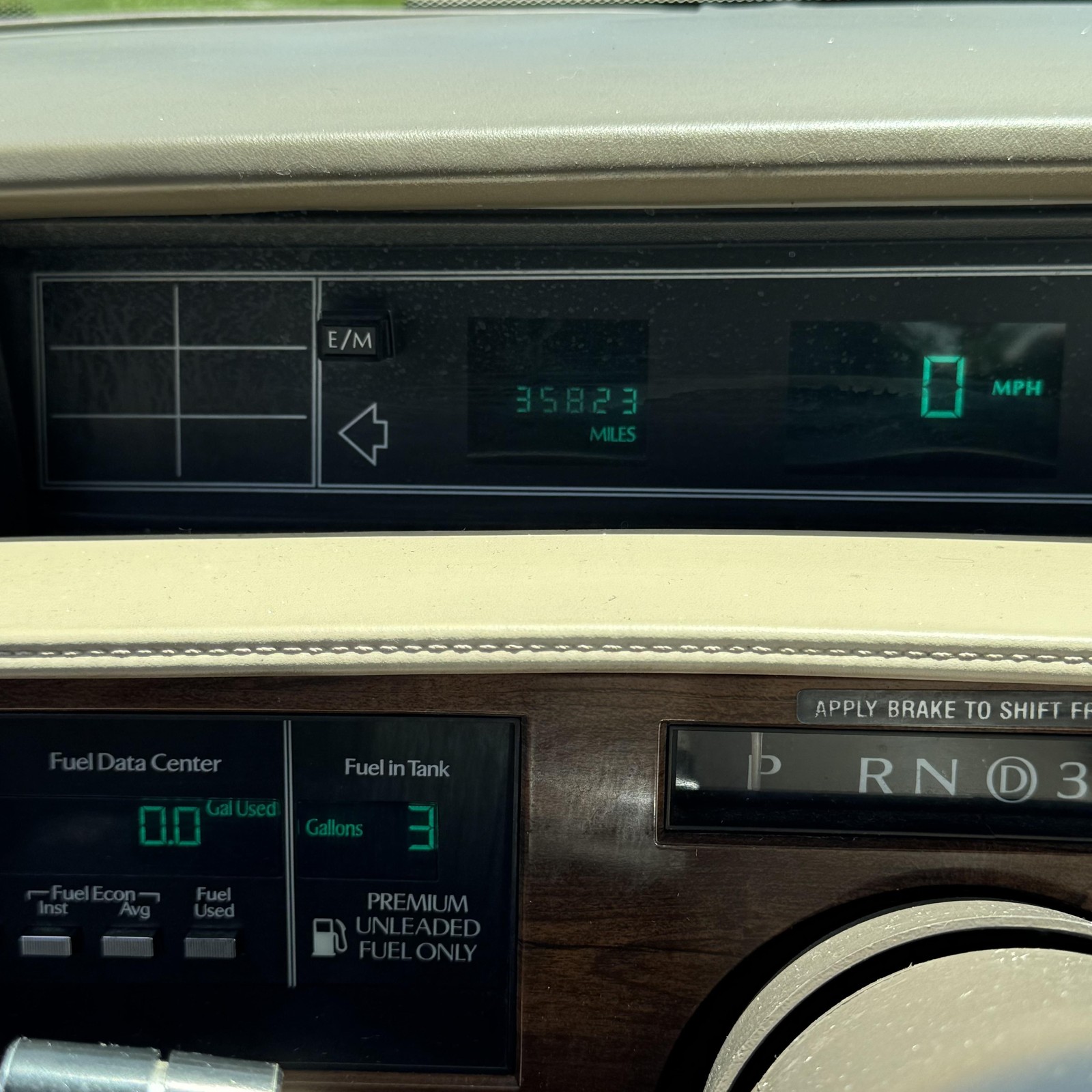 Cadillac-DeVille-1993-Sedan-25