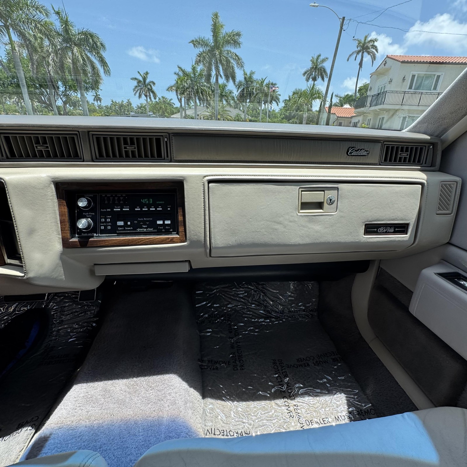 Cadillac-DeVille-1993-Sedan-28
