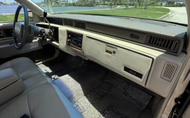 Cadillac-DeVille-1993-Sedan-29
