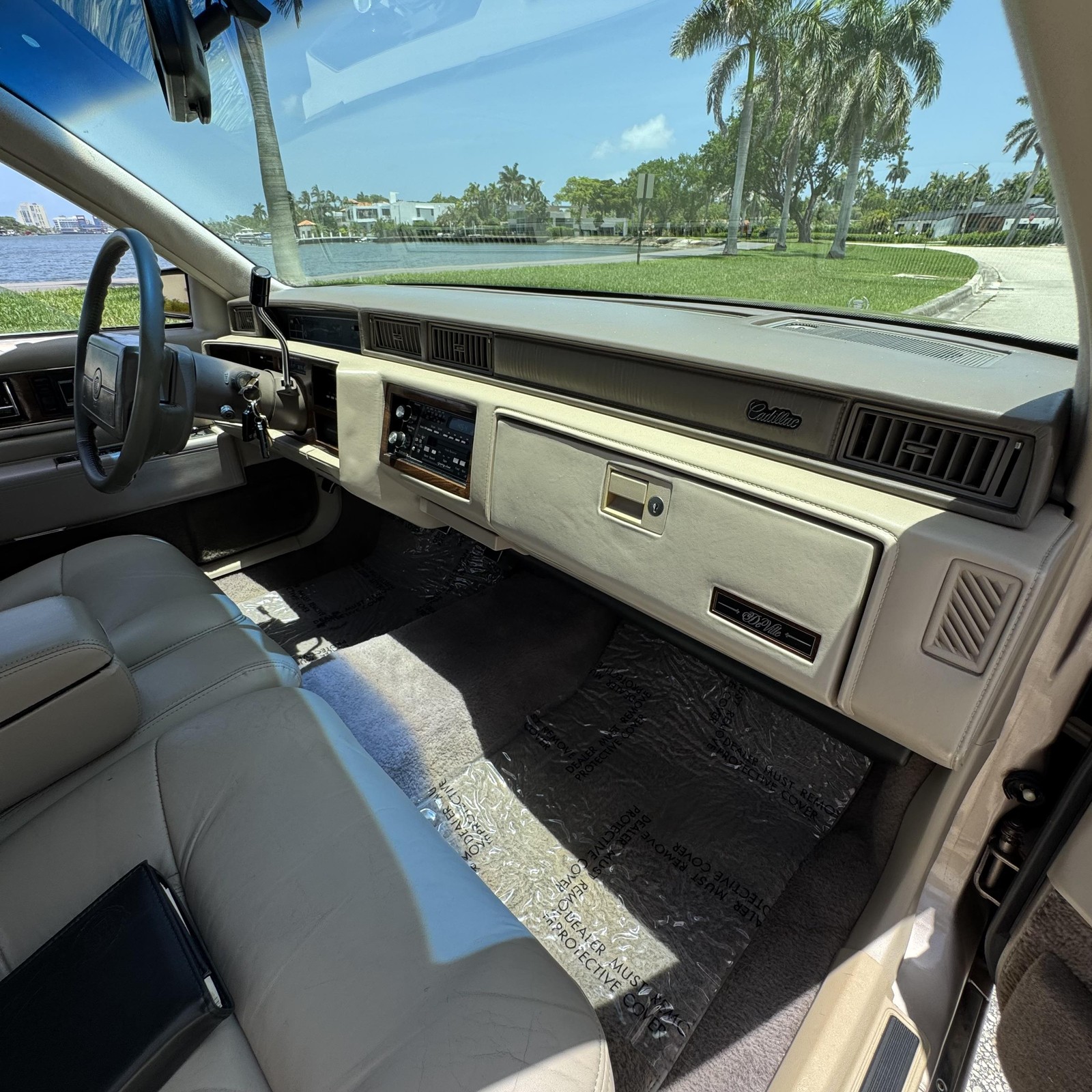 Cadillac-DeVille-1993-Sedan-29
