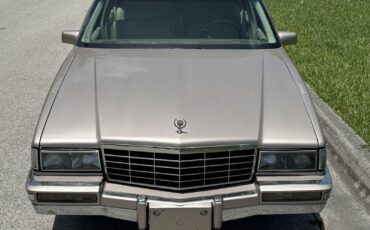 Cadillac-DeVille-1993-Sedan-3