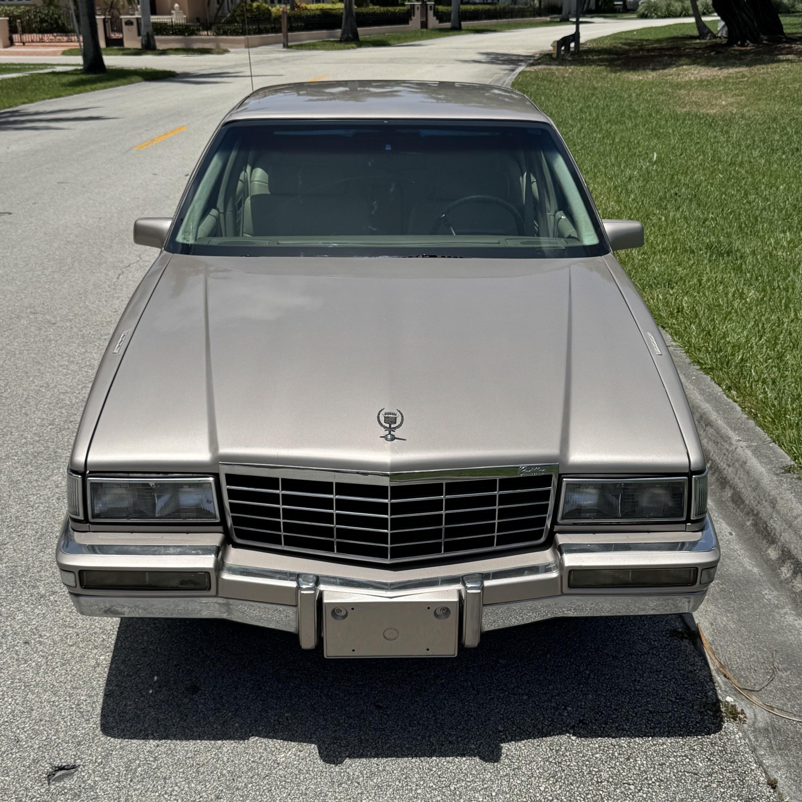 Cadillac-DeVille-1993-Sedan-3