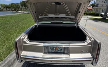 Cadillac-DeVille-1993-Sedan-34
